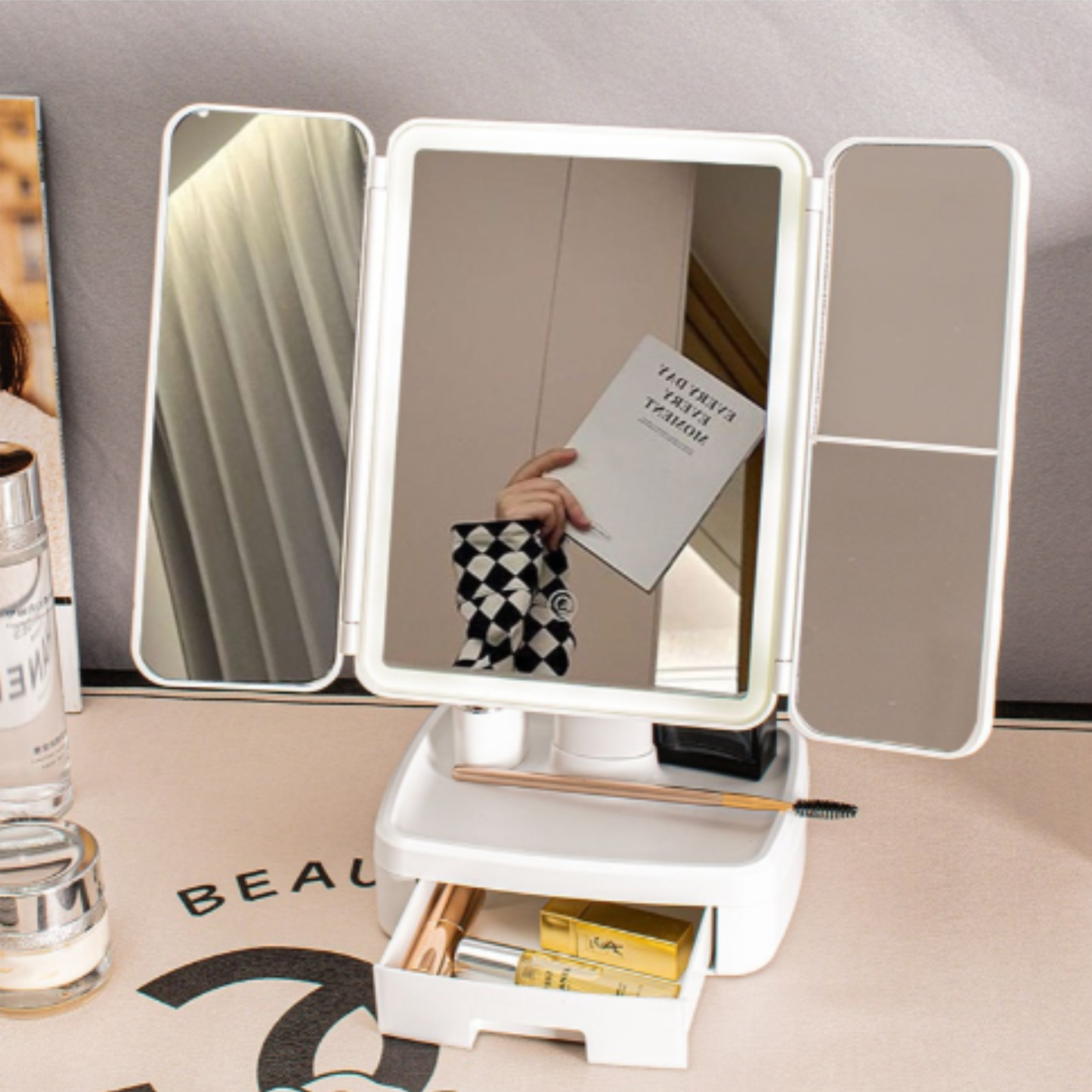 Espejo de tocador LED plegable con mini gaveta