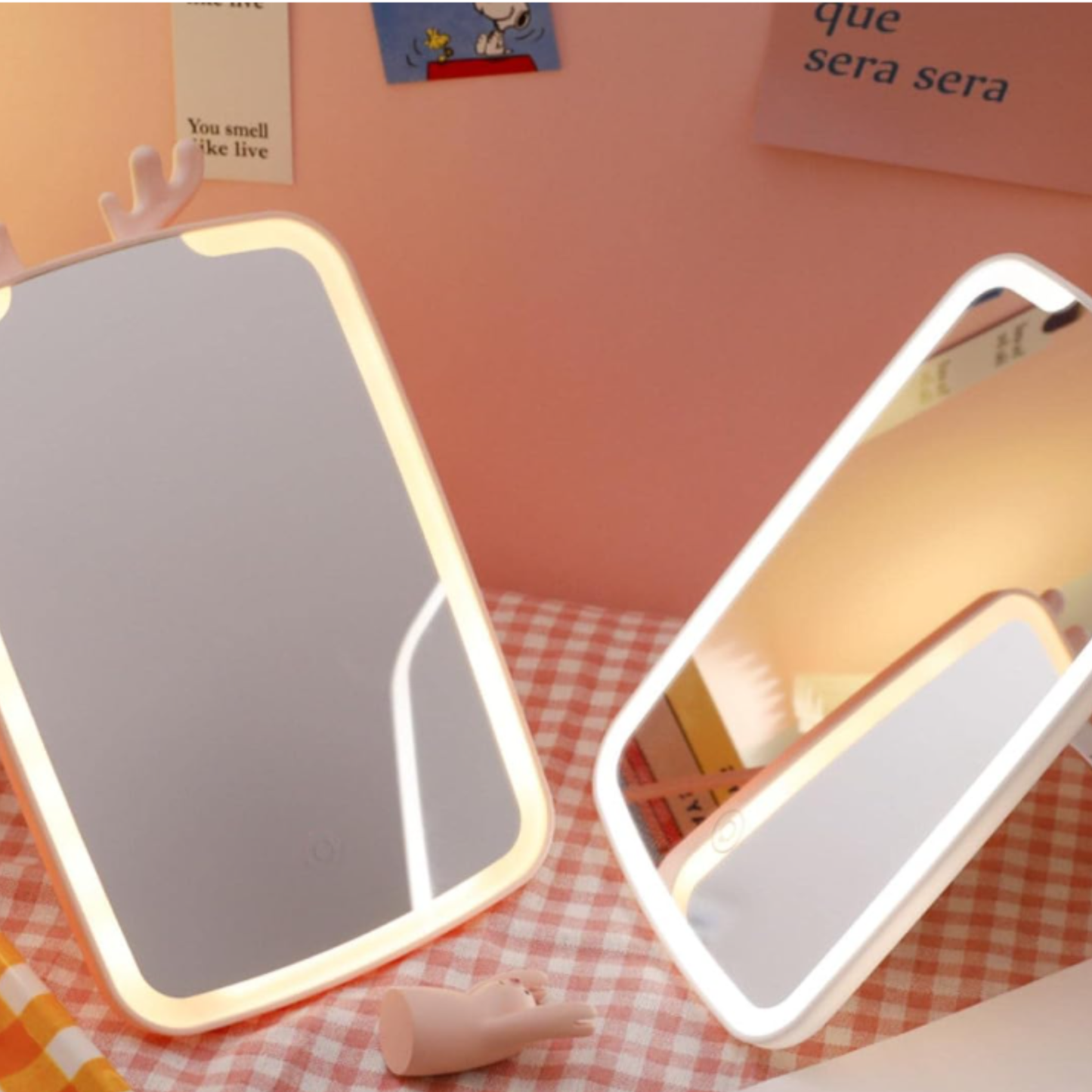 Espejo de Maquillaje Portátil Recargable con Luz y Cuernos